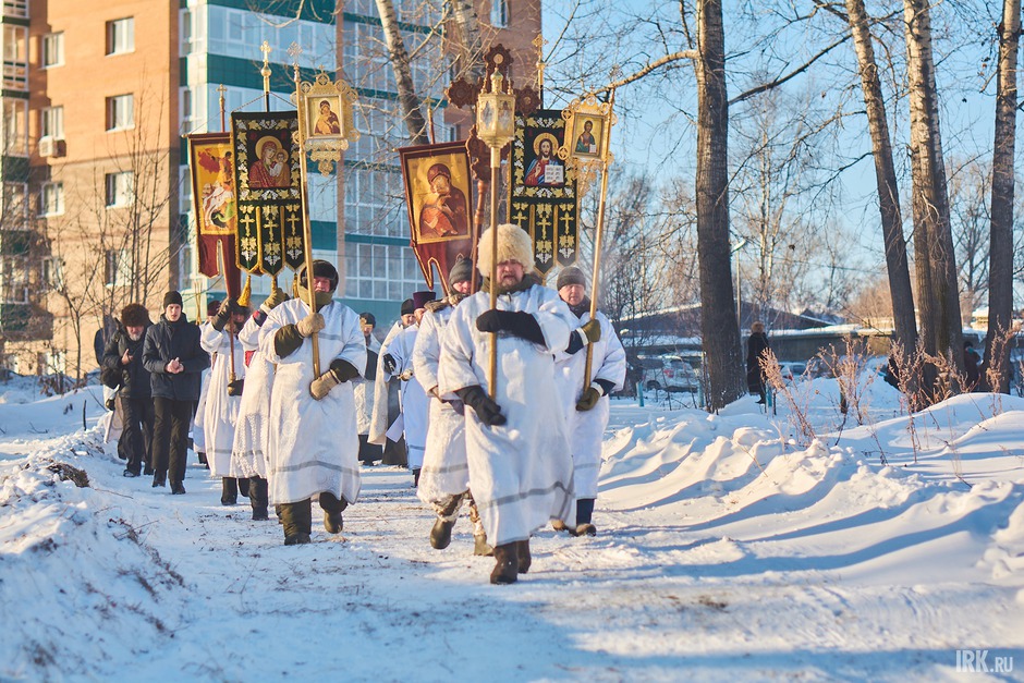 Утром 19 января от храма Александра Невского до водохранилища в районе улицы Якоби прошёл Крестный ход.