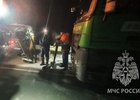 Сломавшаяся фура. Фото пресс-службы ГУ МЧС России по Иркутской области
