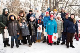 Дети и их родители. Фото предоставлено организацией «Чудеса рядом»