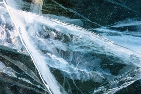 Лед на Байкале. Фото IRK.ru