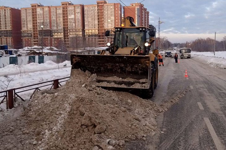 Уборка улиц Иркутска. Фото пресс-службы администрации города