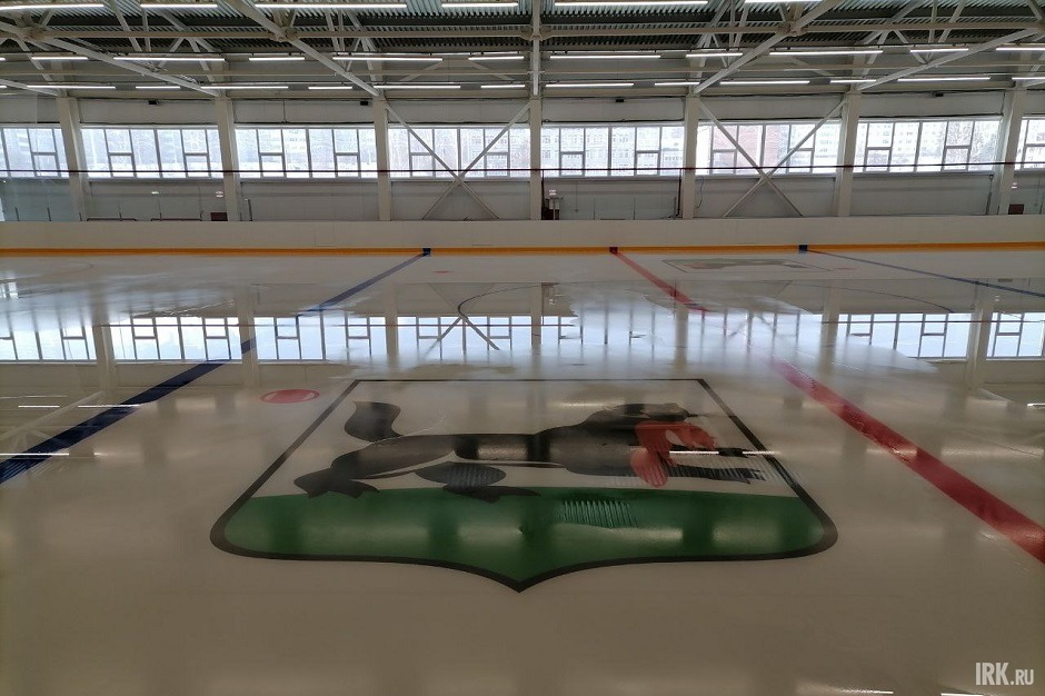 Подо льдом изображение герба Иркутска