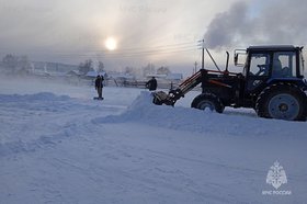 Создание водоотвода в Качугском районе. Фото пресс-службы ГУ МЧС России по Иркутской области