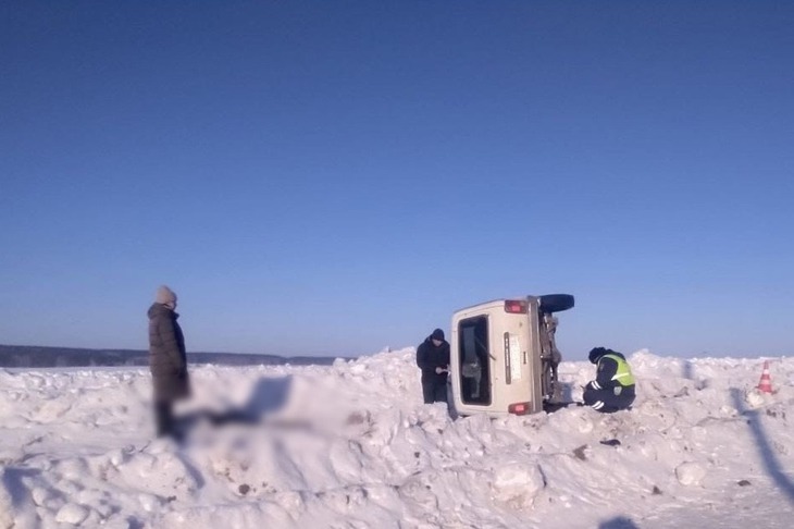 ДТП в Черемховском районе 7 февраля. Фото Госавтоинспекции Иркутской области