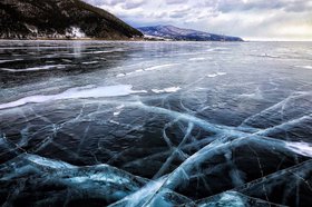 Байкальский лед. Фото с сайта администрации Иркутска
