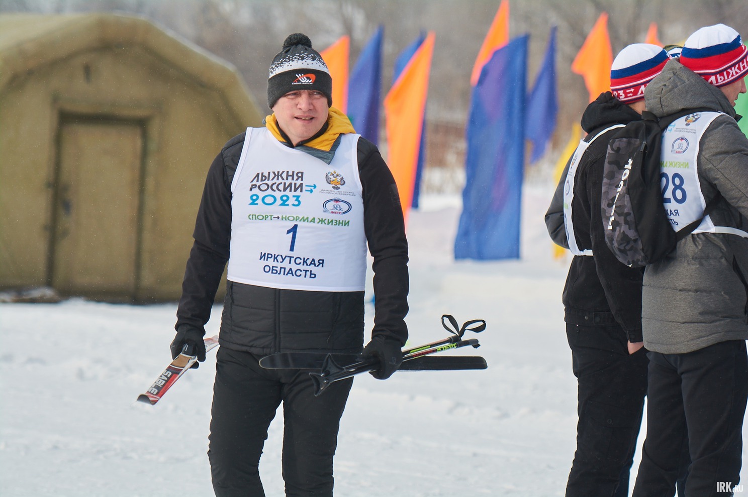 После открытия губернатор Иркутской области Игорь Кобзев присоединился к общему старту и пробежал дистанцию пять километров со всеми участниками гонки.