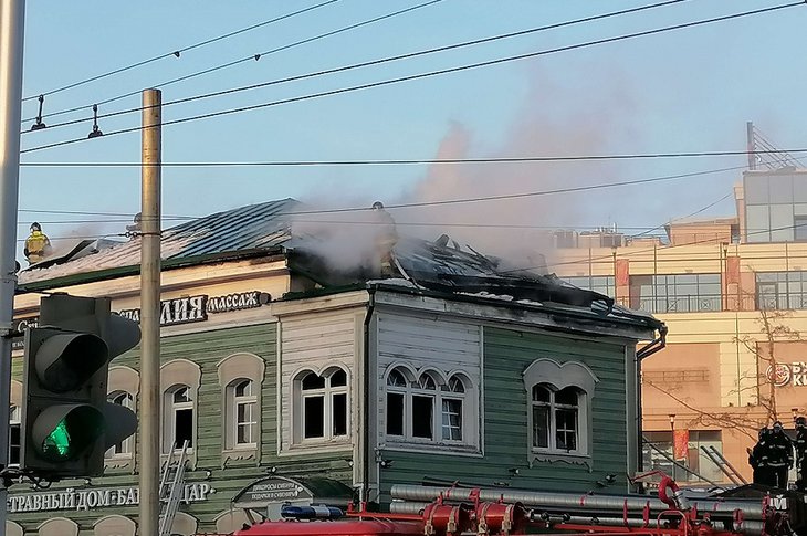 Пожар в 130-м квартале. Фото Ольги Фонаревой, IRK.ru