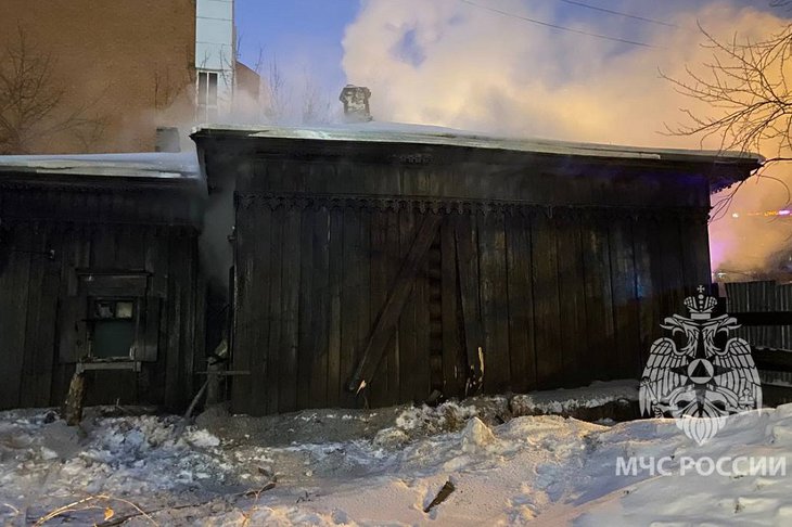 Пожар на Партизанской. Фото пресс-службы ГУ МЧС России по Иркутской области