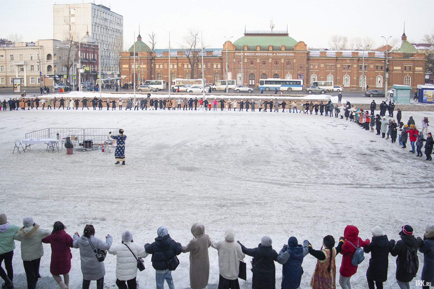 Кульминацией вечера стал ёхор с участием всех пришедших.