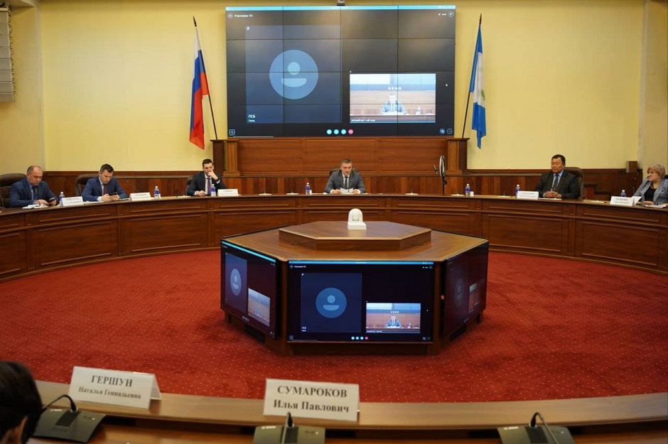 Антикризисный штаб. Фото пресс-службы правительства Иркутской области Антикризисный штаб. Фото пресс-службы правительства Иркутской области