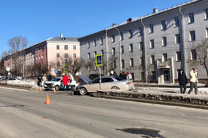 Массовое ДТП на улице Лермонтова 25 февраля. Фото ГУ МВД России по Иркутской области
