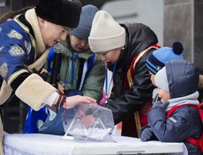 В конце вечера подвели итоги лотереи с призами.
