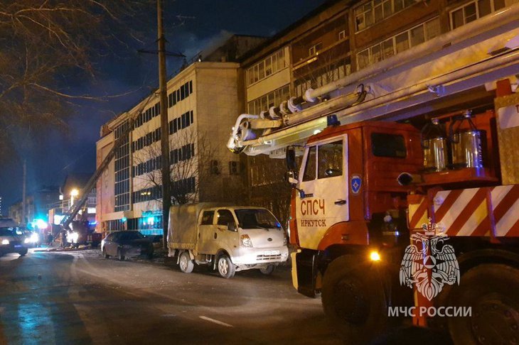 Пожар в Иркутске. Фото пресс-службы ГУ МЧС России по Иркутской области