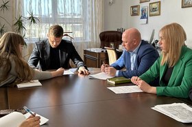 Совещание. Фото из телеграм-канала Евгения Стекачева