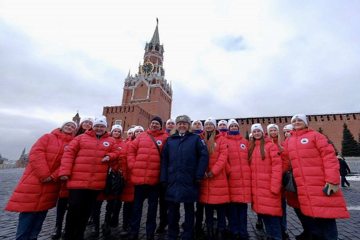 Школьники из Кировска. Фото из телеграм-канала депутата Госдумы РФ Сергея Тена