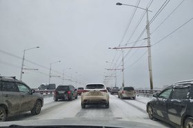 Пробка на Академическом мосту. Фото Светланы Павловой, IRK.ru
