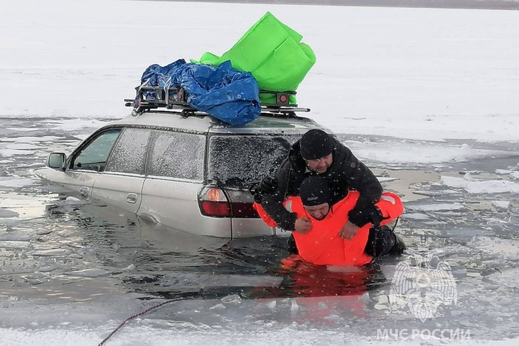 Фото — Байкальский поисково-спасательный отряд МЧС РФ.