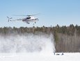 Во время учений отработали доставку воды на вертолете МИ-8 для заправки ранцевых огнетушителей.