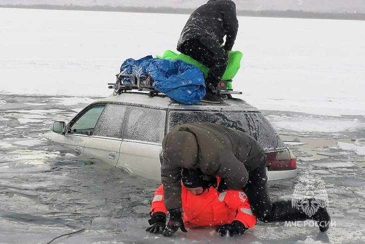Фото — Байкальский поисково-спасательный отряд МЧС РФ.