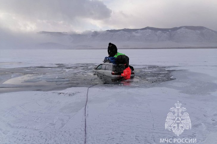 Фото — Байкальский поисково-спасательный отряд МЧС РФ.