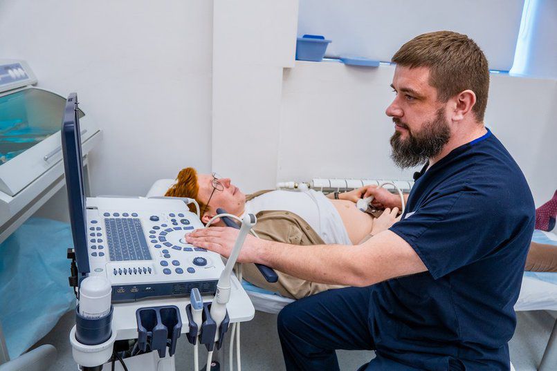 День с врачом-урологом: специалист рассказал о здоровье мужчин в разном ...