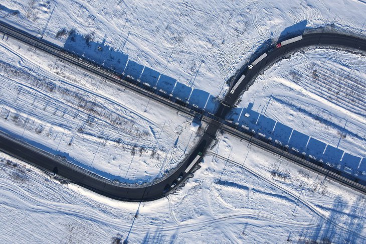 Пересечение автомобильной и железной дорог в Тулунском районе. Фото с сайта Упрдор «Прибайкалье»