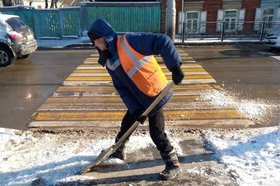 Уборка снега в Иркутске. Фото пресс-службы администрации города