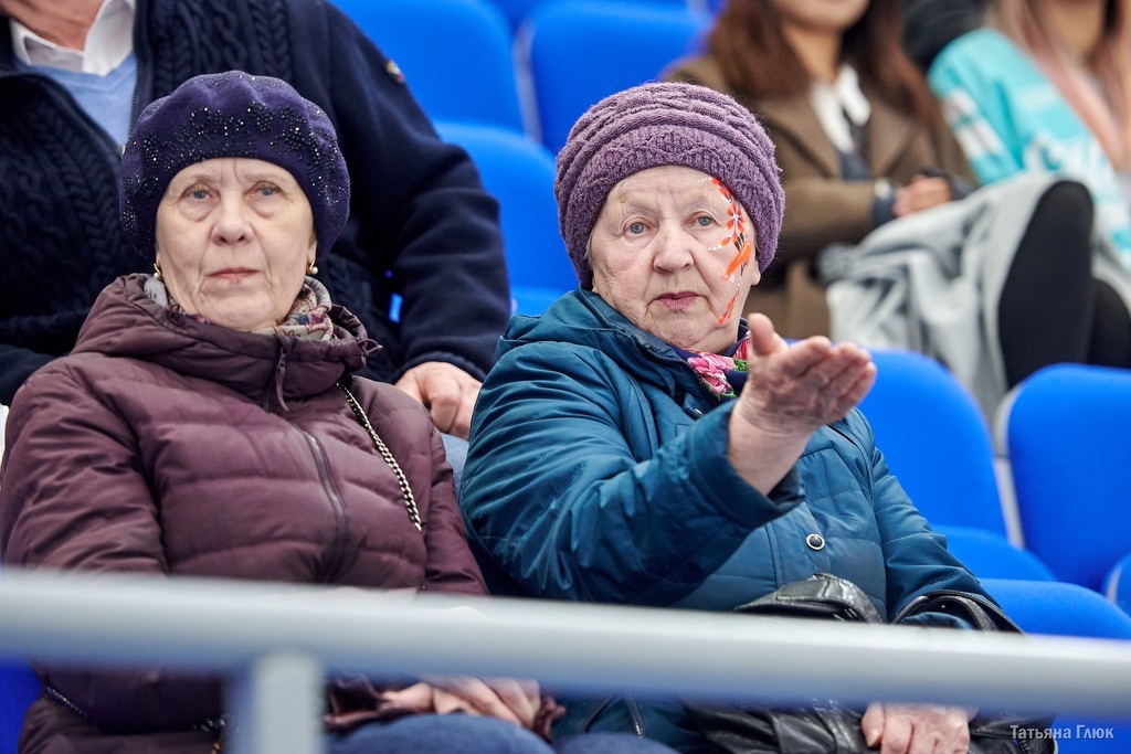 За ребят пришли поболеть даже бабушки
