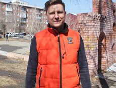 Дмитрий Ружников: «Здесь на Аэрофлотской отремонтировали скамейки, провели санитарную обрезку деревьев. К лету этот двор готов».