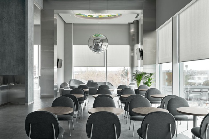 Пространство расположено в непосредственной близости от выходов на посадку. Фото пресс-службы авиакомпании S7 Airlines