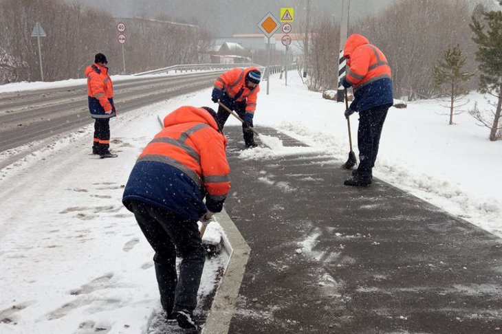 Уборка улиц Иркутска. Фото пресс-службы администрации города