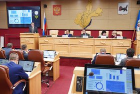 17 мая в Заксобрании прошел Муниципальный час. Фото IRK.ru
