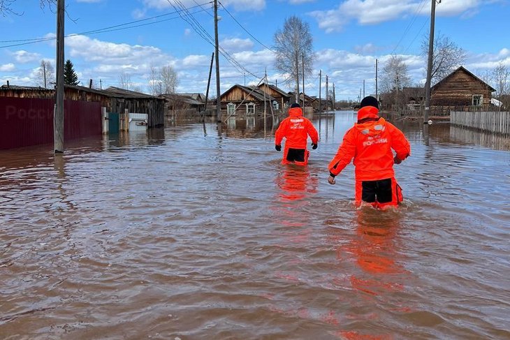 Паводок в Катангском районе. Фото ГУ МЧС России по Иркутской области
