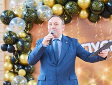Леонид Фролов: «Не забывайте своих учителей и возвращайтесь после учебы в родной Иркутский район».