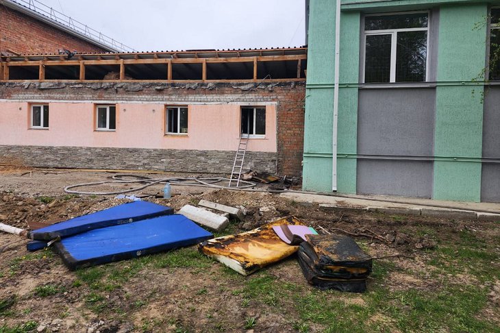 Школа в Мамонах после пожара. Фото пресс-службы правительства региона