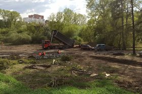 Работы в Курсантском сквере. Фото пресс-службы думы Иркутска