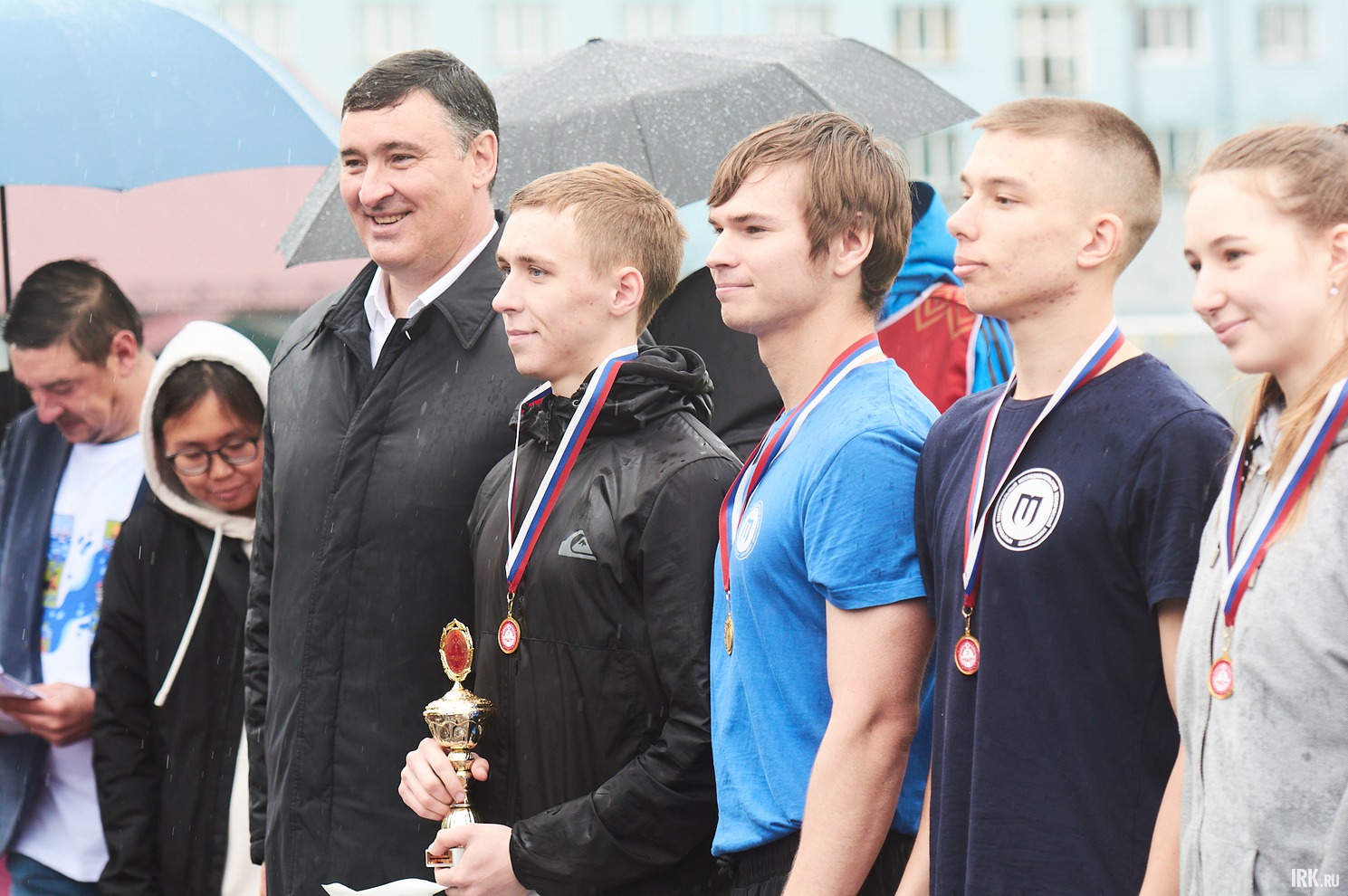 Также Руслан Болотов наградил медалями иркутян, показавших лучшие результаты в сдаче норм ГТО.