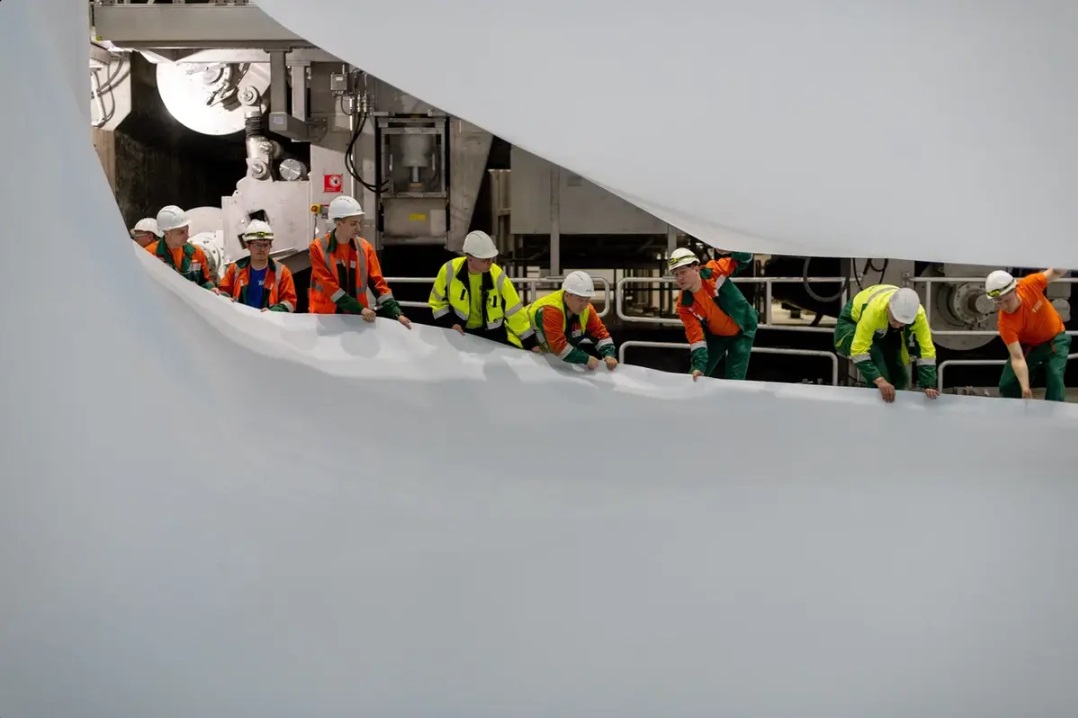 Сантиметр за сантиметром на себя. В центре - Александр Трубин