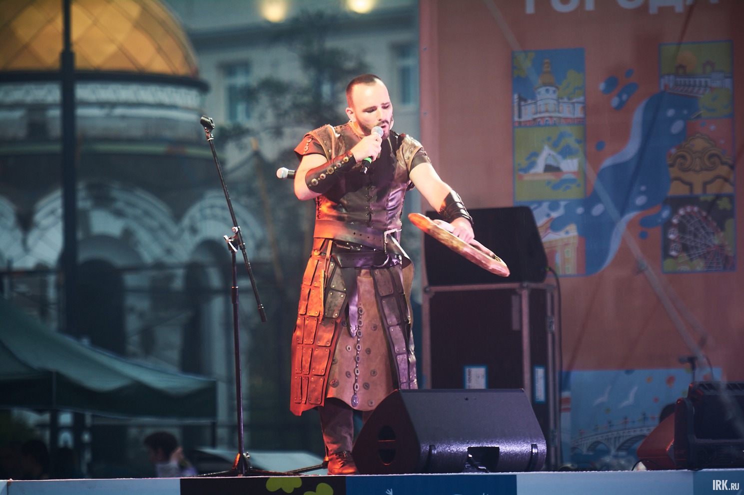 Гостем праздника стал певец Gurude.