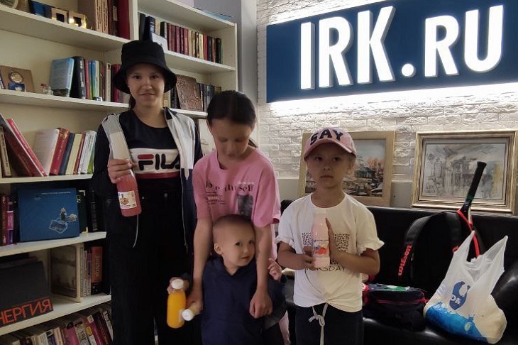 Инесса Сун с сестрами и братом Фото IRK.ru