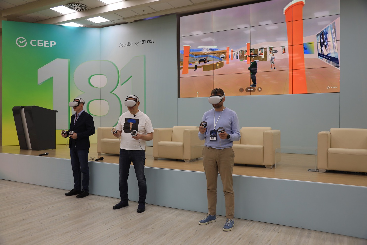 Юрий Козлов в формате VR  презентовал новую  детскую областную больницу которая будет построена к 2026 году. А также показал виртуальную операционную