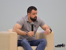 По словами Артема Мищенко,технологии ИИ  в его деятельности уже позволяют распознавать мусор и сортировать его
