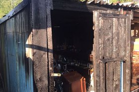 Горевший сарай. Фото ГУ МЧС России по Иркутской области