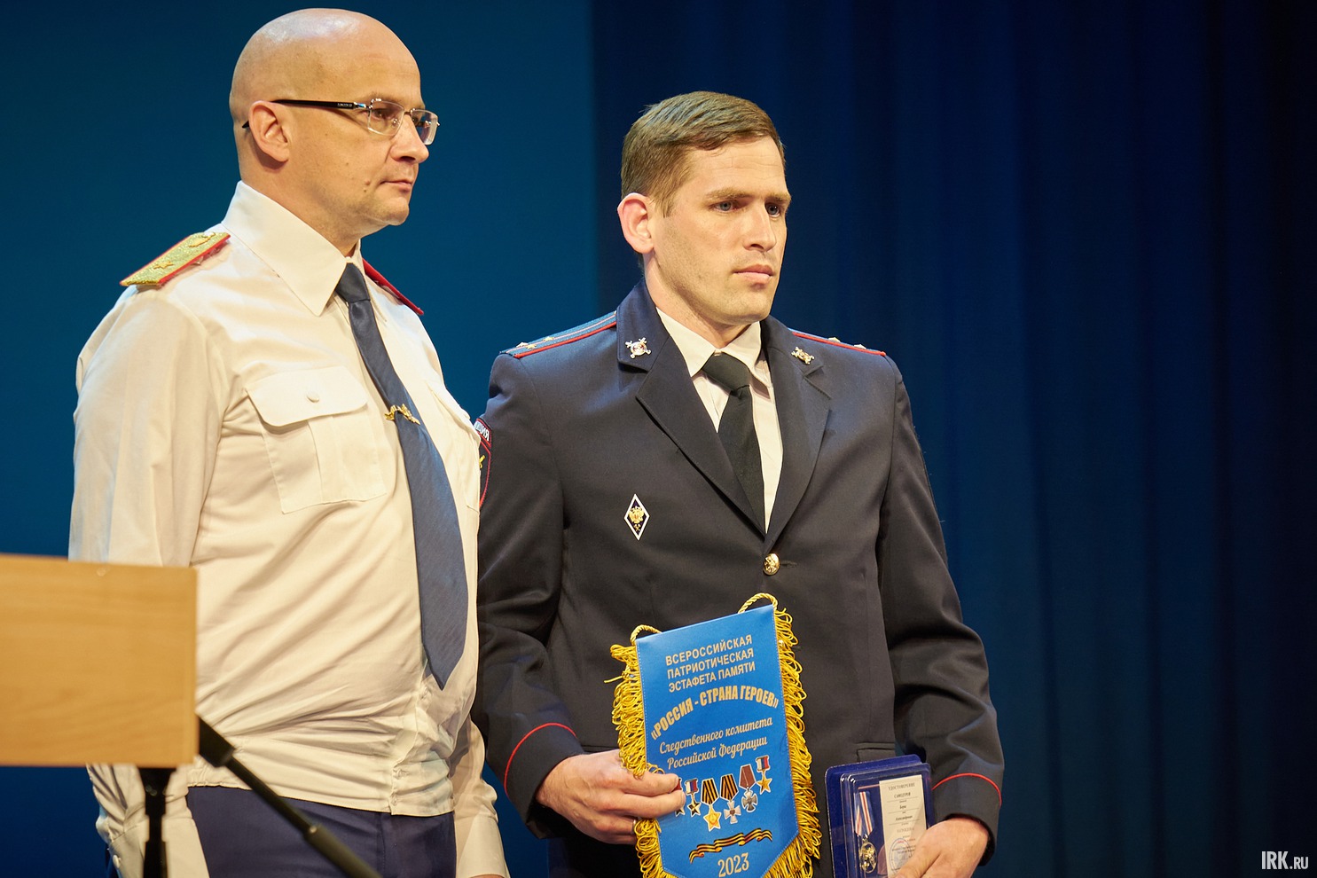 Медалью «Доблесть и отвага» за мужество и героизм наградили старшего оперуполномоченного отдела уголовного розыска отдела полиции № 10 МУ МВД России «Иркутское» Бориса Самодурова.