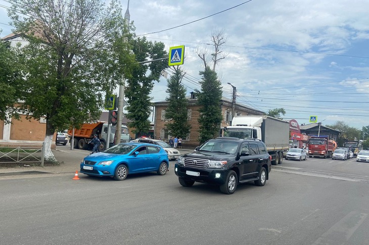 ДТП на улице Баррикад 22 июня. Фото ГИБДД Иркутска