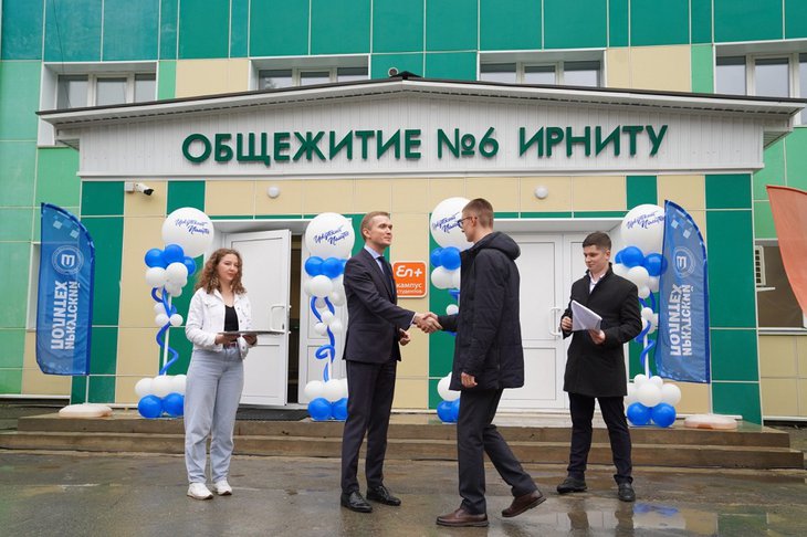 Вручение ключей студентам ИРНИТУ. Фото IRK.ru