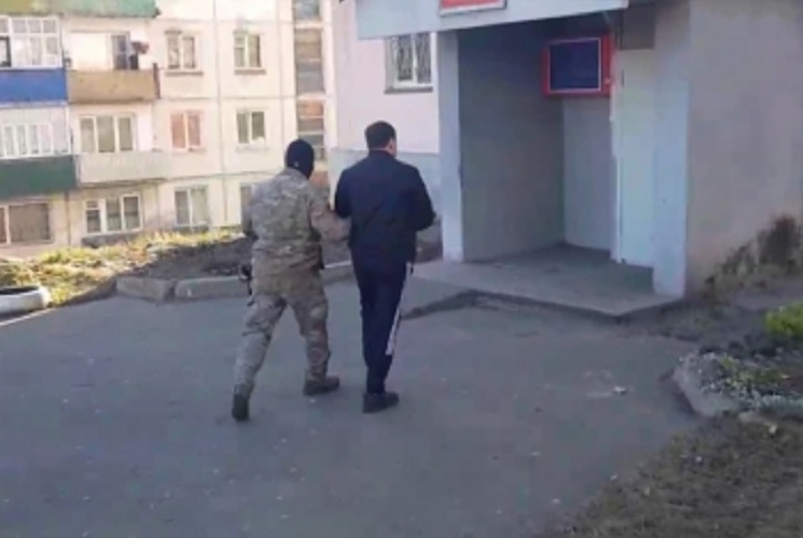 Задержание подозреваемых. Скриншот видео СУ СК России по Иркутской области