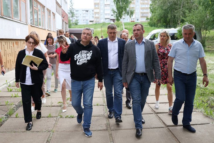 Игорь Кобзев в Усть-Илимске. Фото пресс-службы правительства Иркутской области