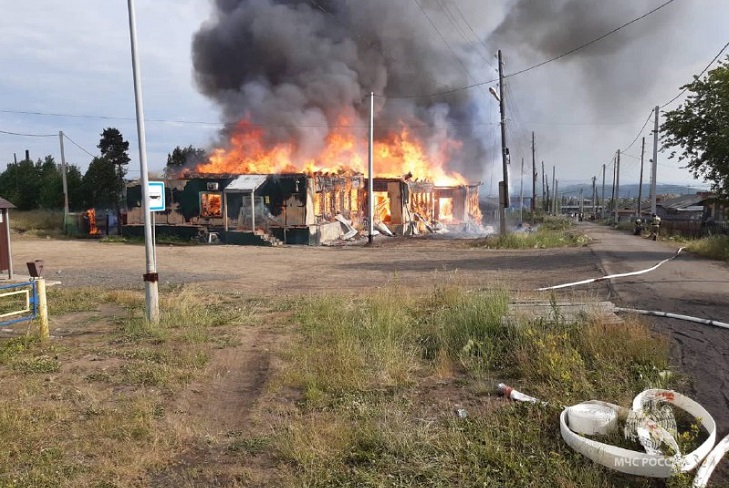 Пожар в Усть-Илимском районе. Фото ГУ МЧС России по Иркутской области