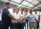 Заупск новой линии на заводе. Фото пресс-службы правительства Иркутской области